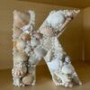 Lettre en coquillage déco modèle K